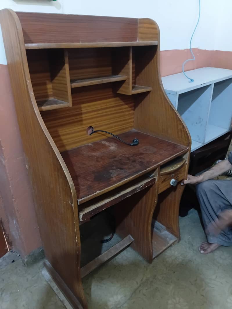 Brown Computer Table 1