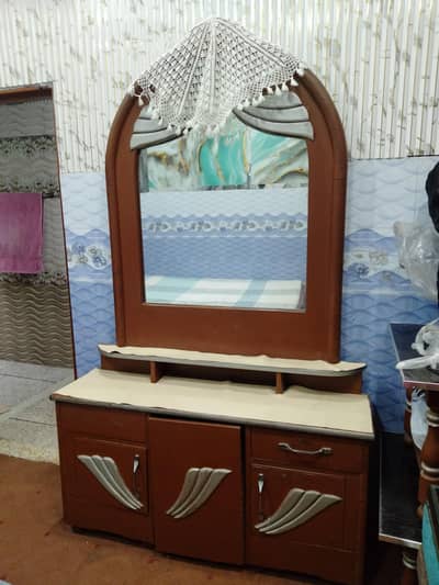 old showcase normal condition with glass
