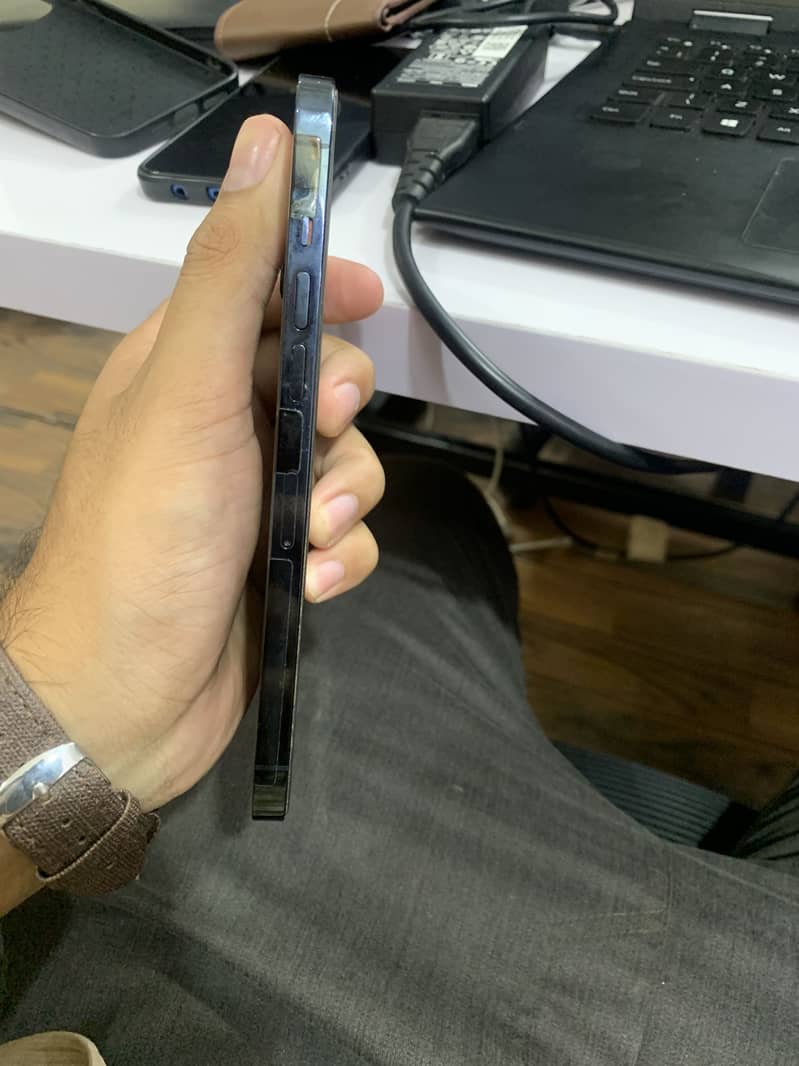 Apple iPhone 12 Pro Max 3