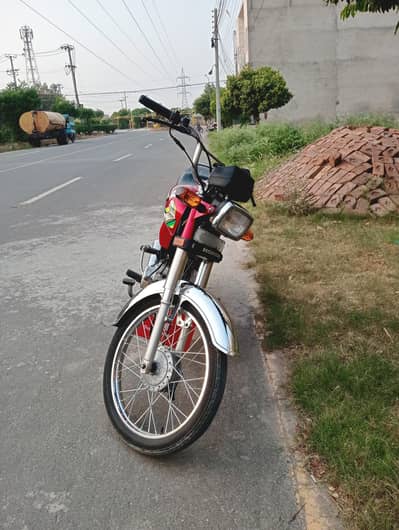 Honda CD 70 22/23 new condition