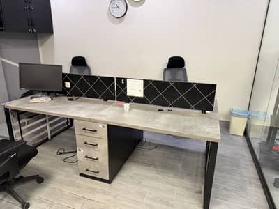 Workstations Very good condition