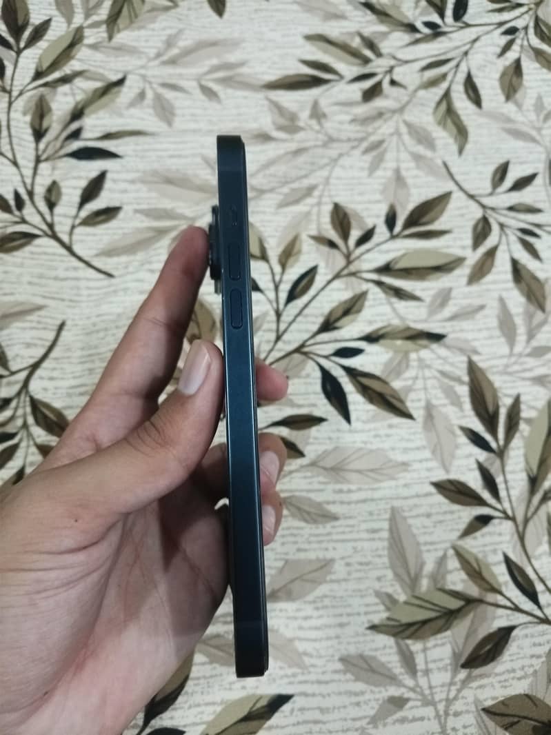 iPhone 14 plus 2