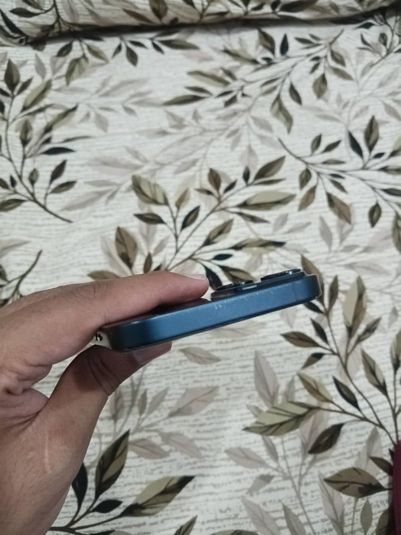 iPhone 14 plus 3