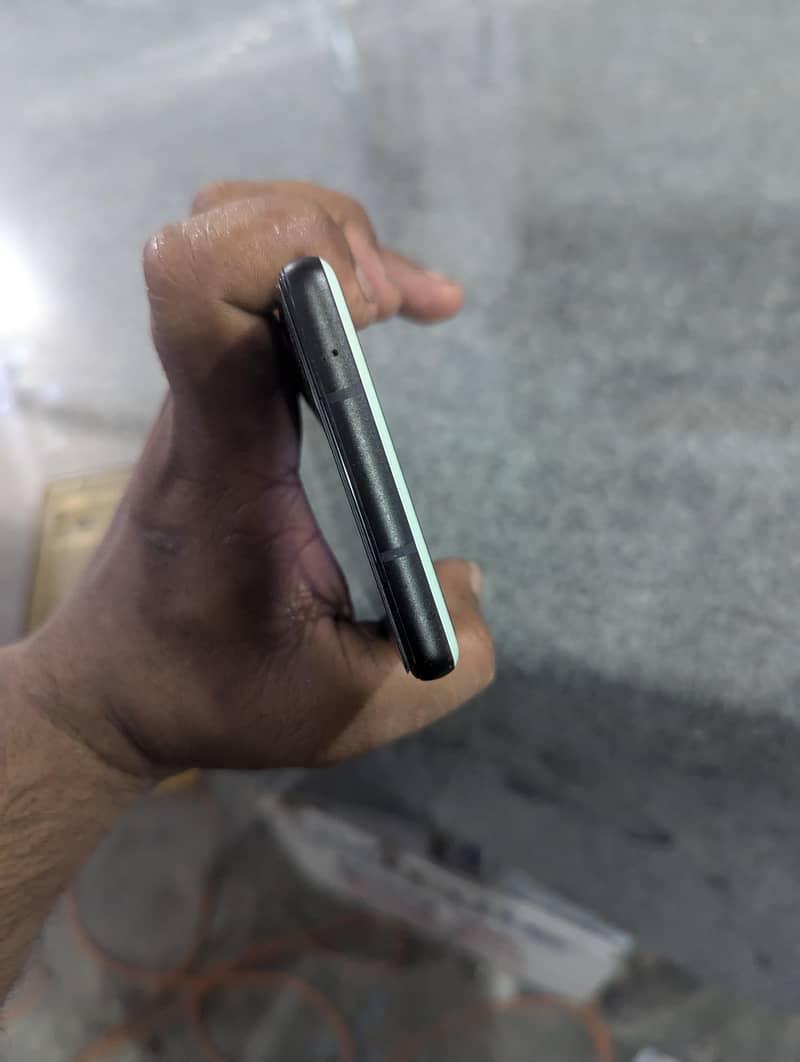 Google Pixel 6a 1