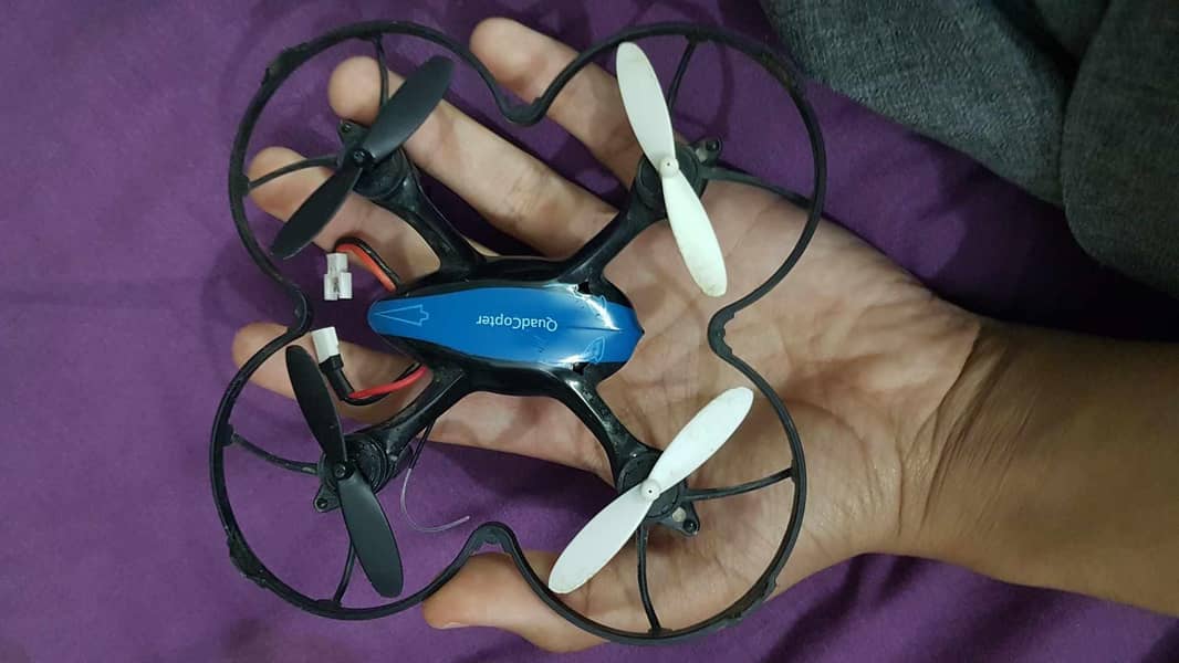 quadcopter drone 0