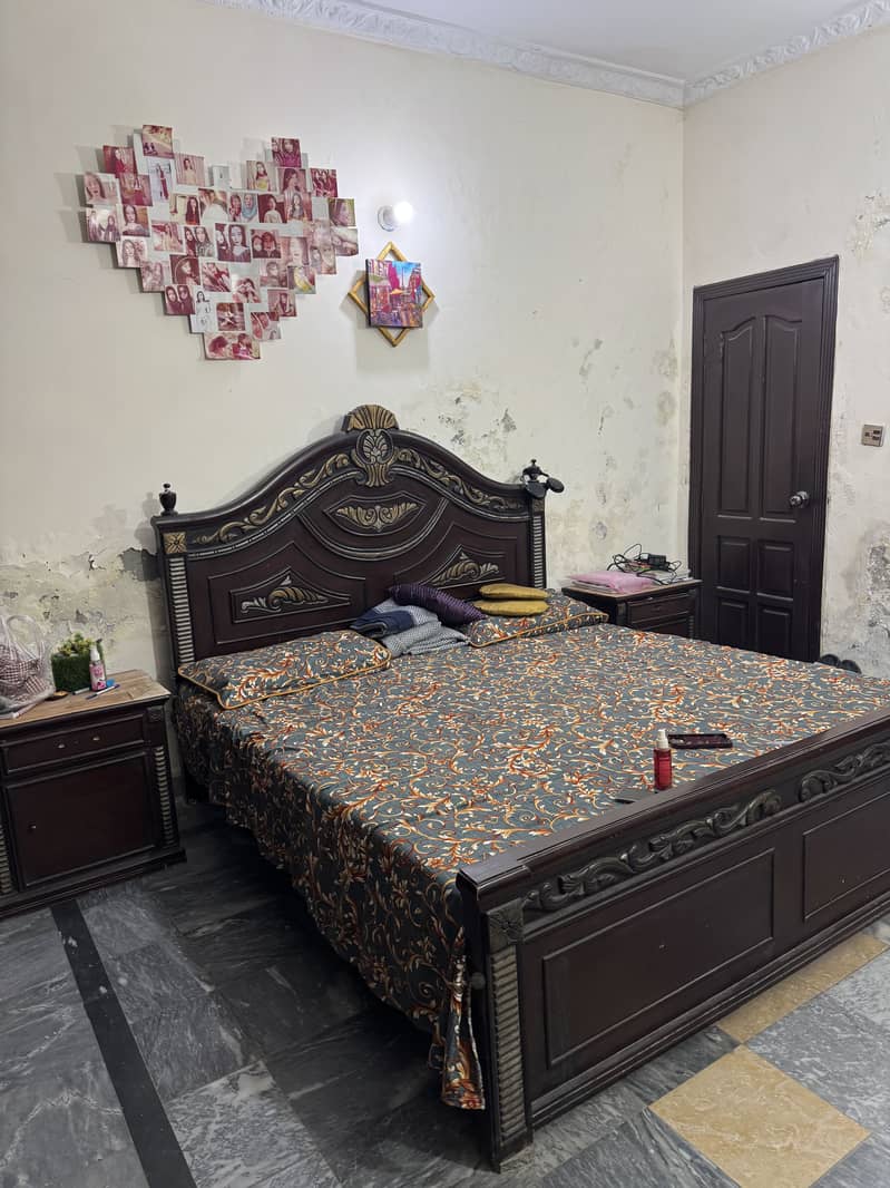 King size bed 6