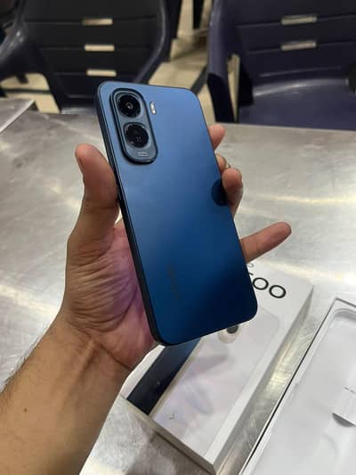 Vivo y500