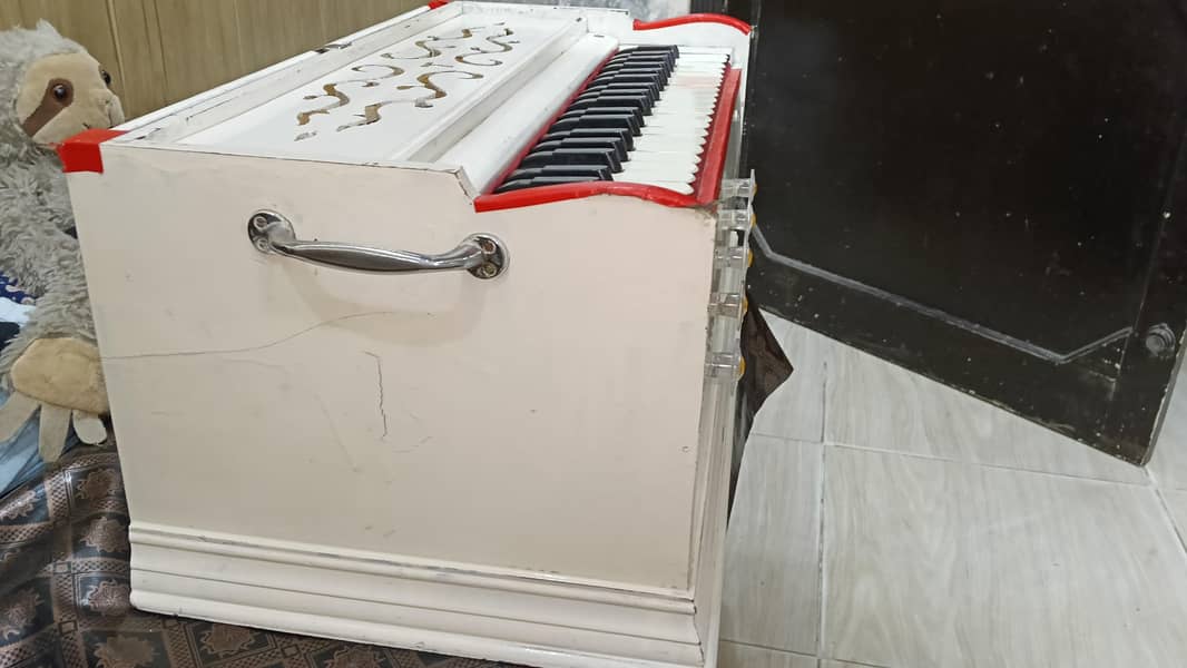 harmonium 4