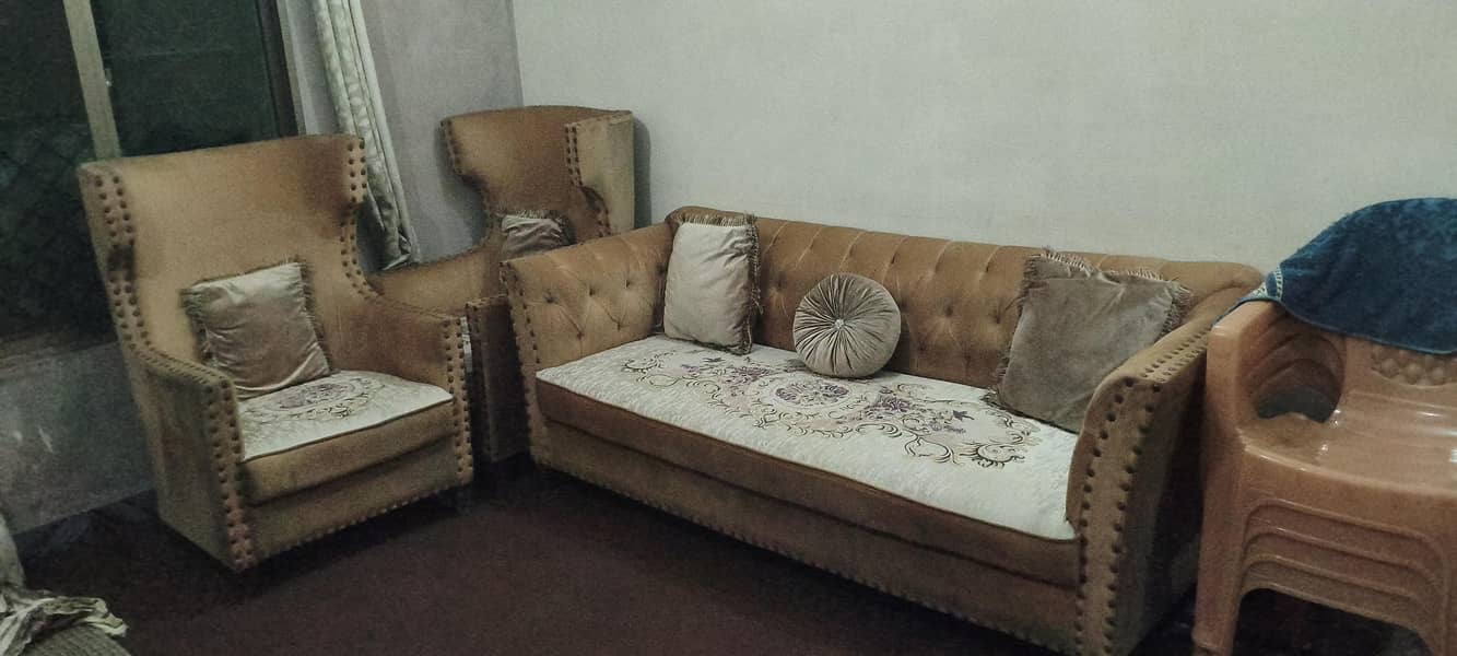 almost new sofa set 0