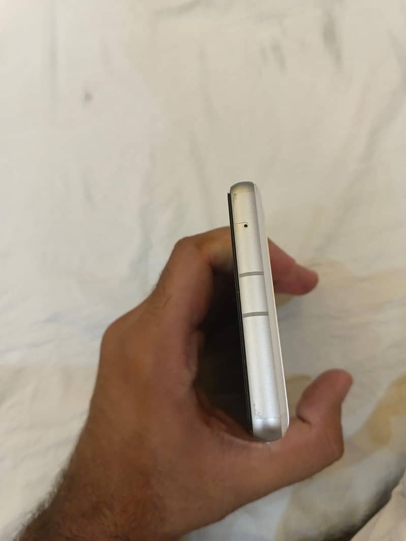 Google Pixel 7a 3