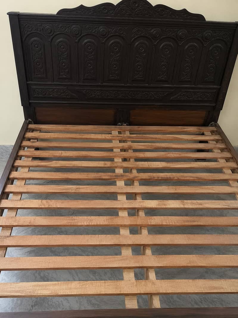 king size bed 0