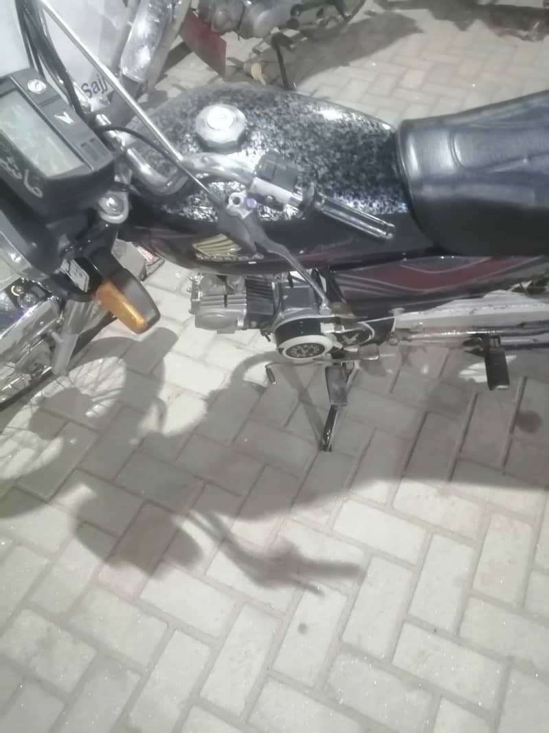 03056528131 8
