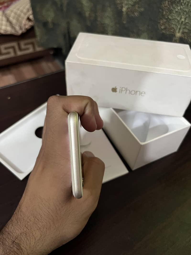 Apple iPhone 6 6