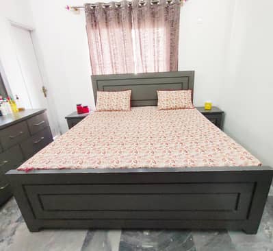 King Size Bed Set 4 pieces.
