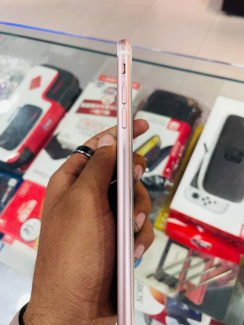 Apple iPhone 7 Plus 1
