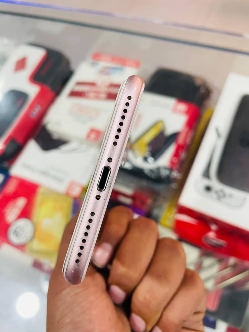 Apple iPhone 7 Plus 2