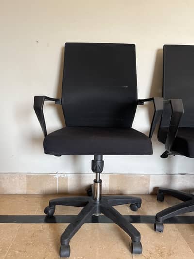 Office Executive Chair & Office Table -Offer  Rs. 19,000
