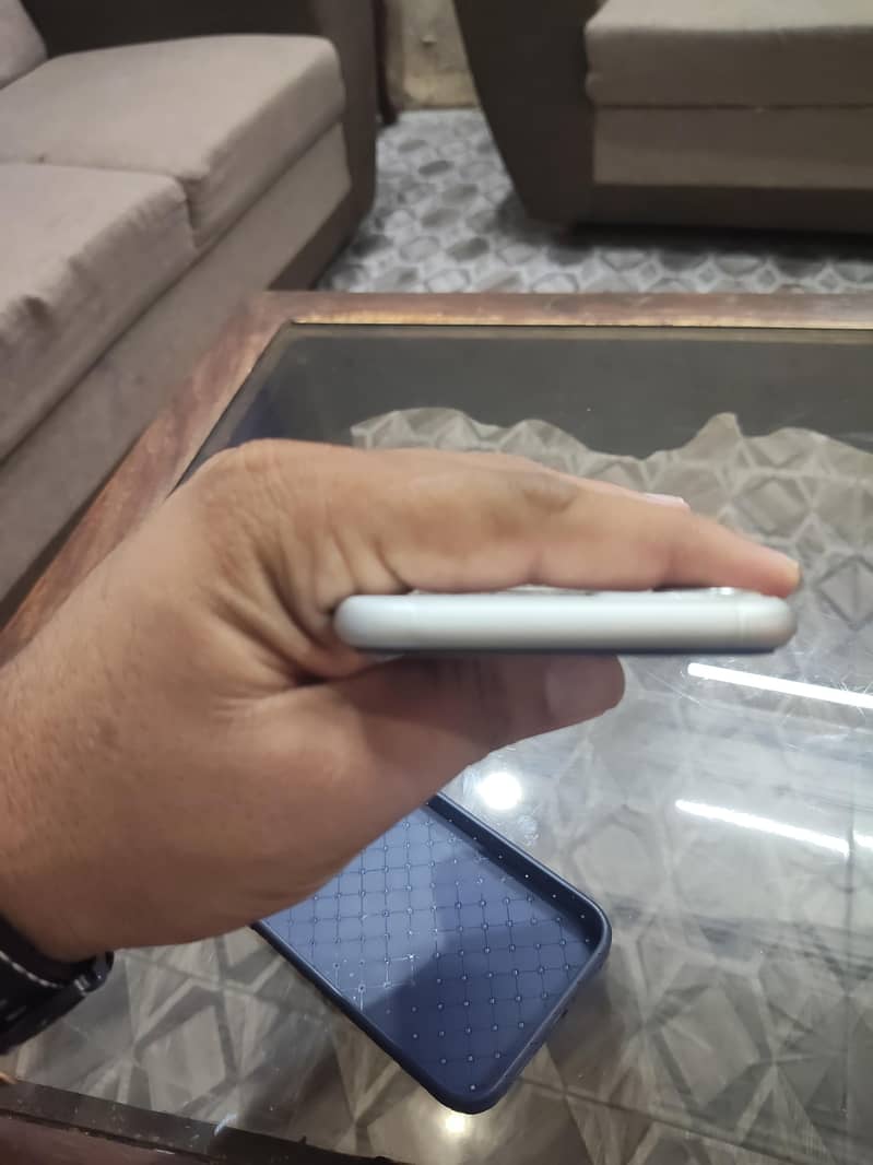 Apple iPhone 11 2