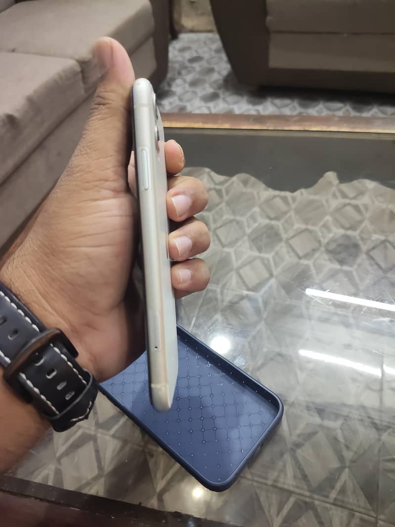 Apple iPhone 11 5
