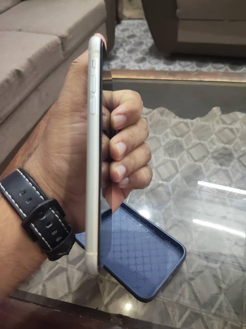 Apple iPhone 11 6