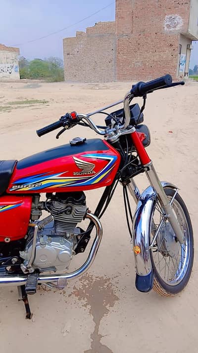 Honda 125 Red colour