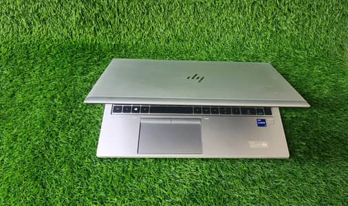 HP  850 G8 Ci7 11th 8GB 256 m2