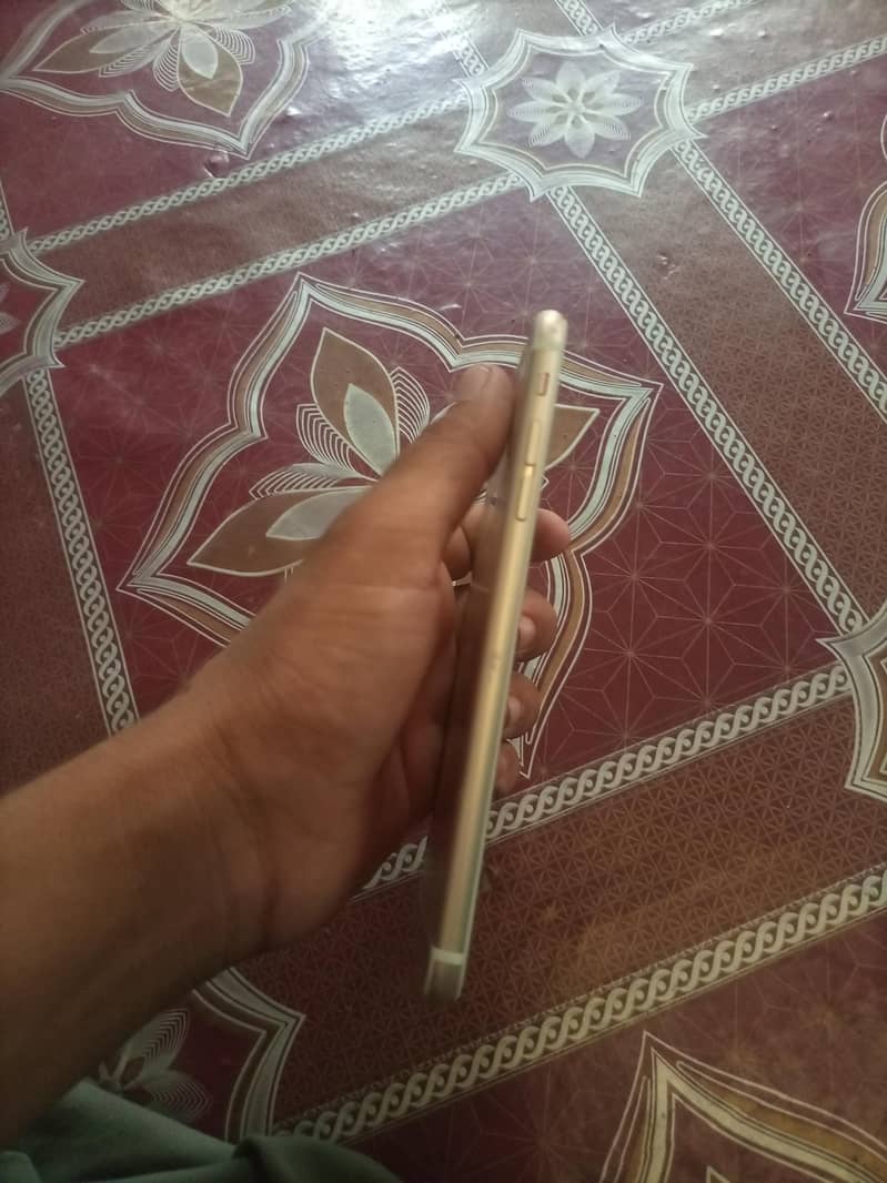 Apple iPhone 6S Plus 0
