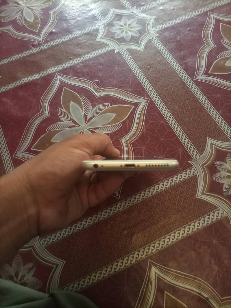 Apple iPhone 6S Plus 1