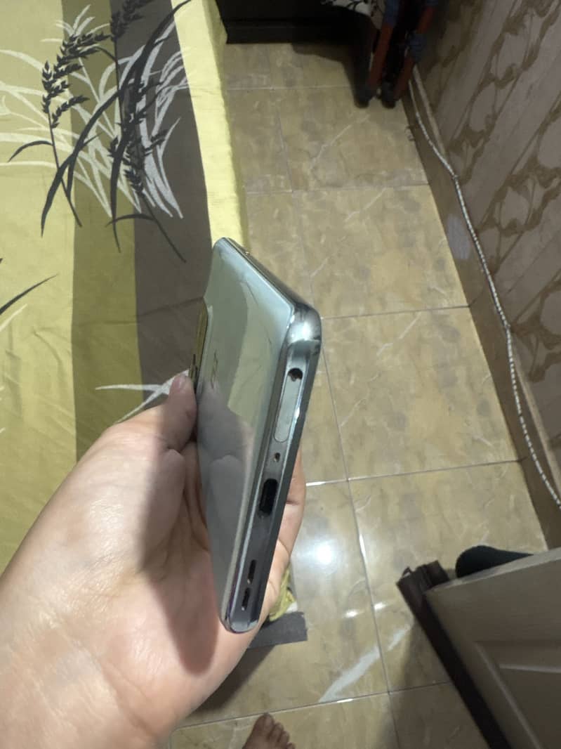 One Plus 10T 4