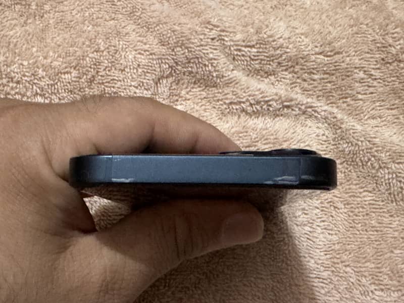 Apple iPhone 13 6