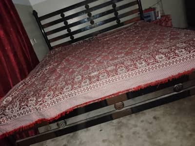wooden bed for sell