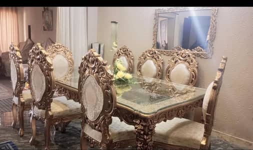 10/10 Condition Dinning Table with Eight Chair's