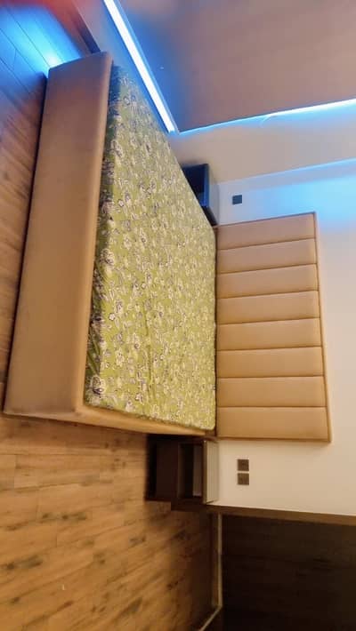 king size bed with 2 side tables