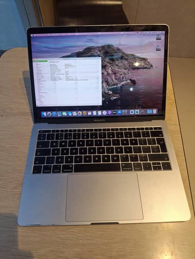 MacBook Pro 2017 , 13 inch 8/256