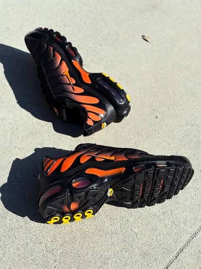 Nike Air Max Plus "Black/Total Orange"