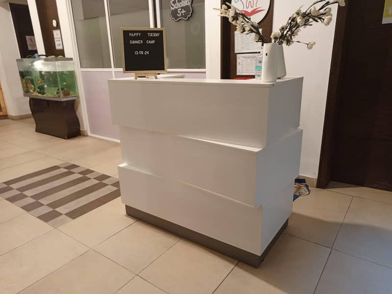 Reception Table 10