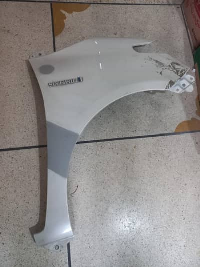 Toyota Sienta Hybrid , Front Right Side Fender