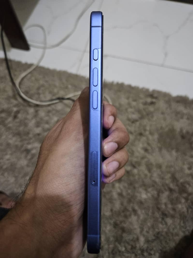 Apple iPhone 16 Plus 1