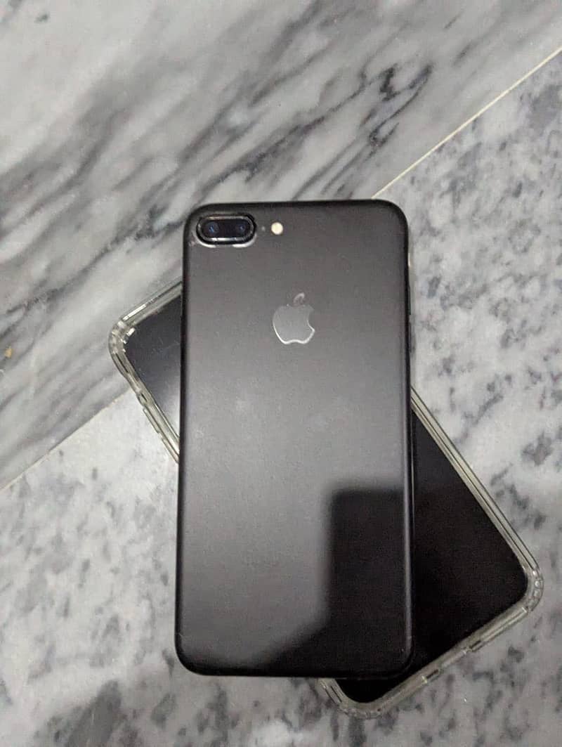 Apple iPhone 7 Plus 0
