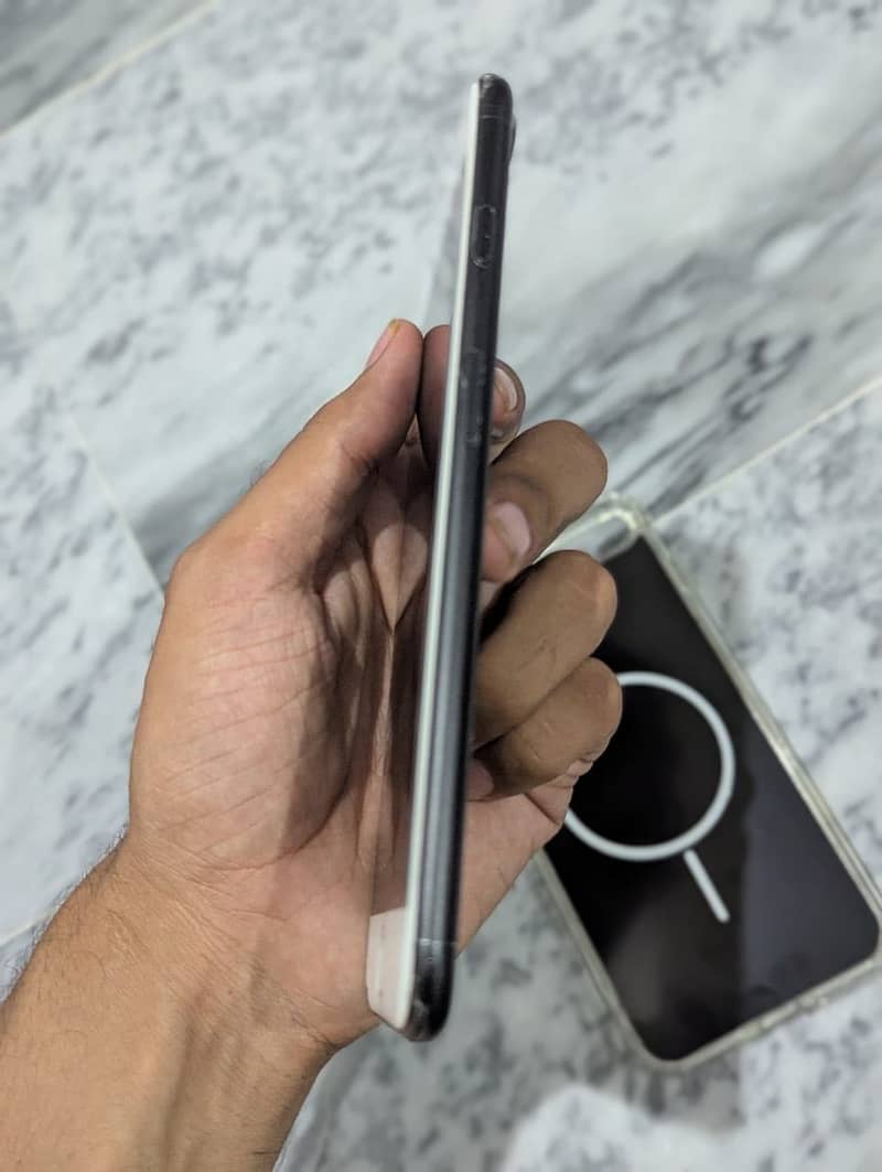 Apple iPhone 7 Plus 3