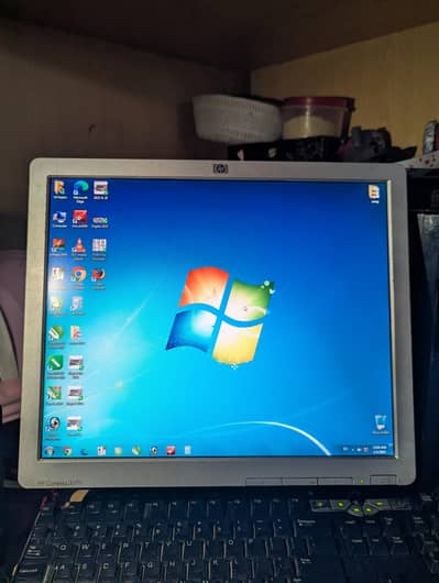 LED for Sale 17 inches / Full Genuine & A+ piece