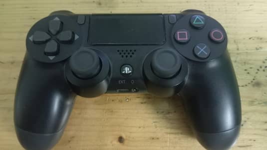 PS4 original controller