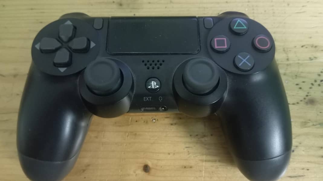 PS4 original controller 0