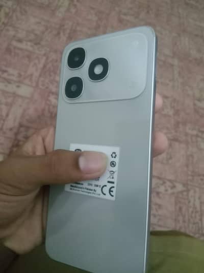 Itel City 100
