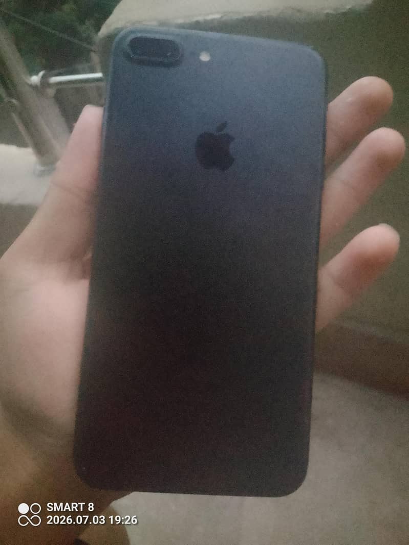 Apple iPhone 7 Plus 0