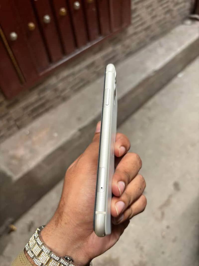 Apple iPhone 11 2