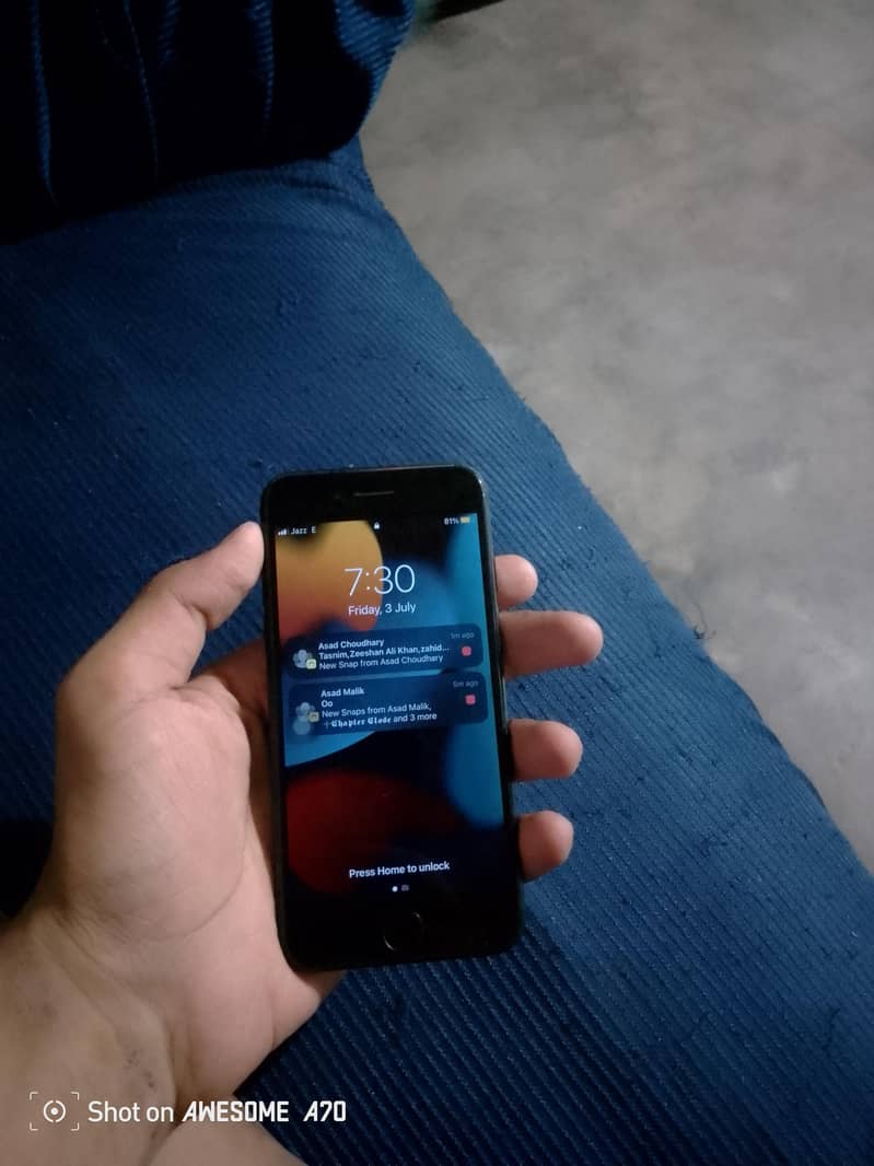 Apple iPhone 7 4