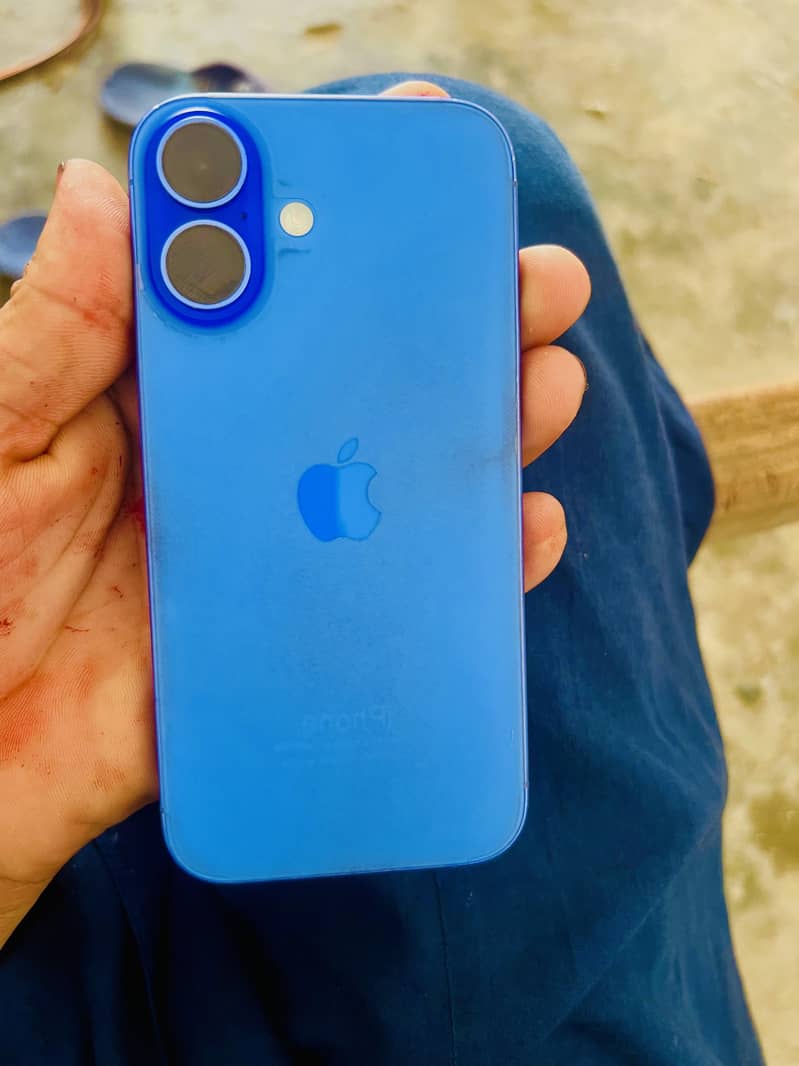 Apple iPhone 16 0