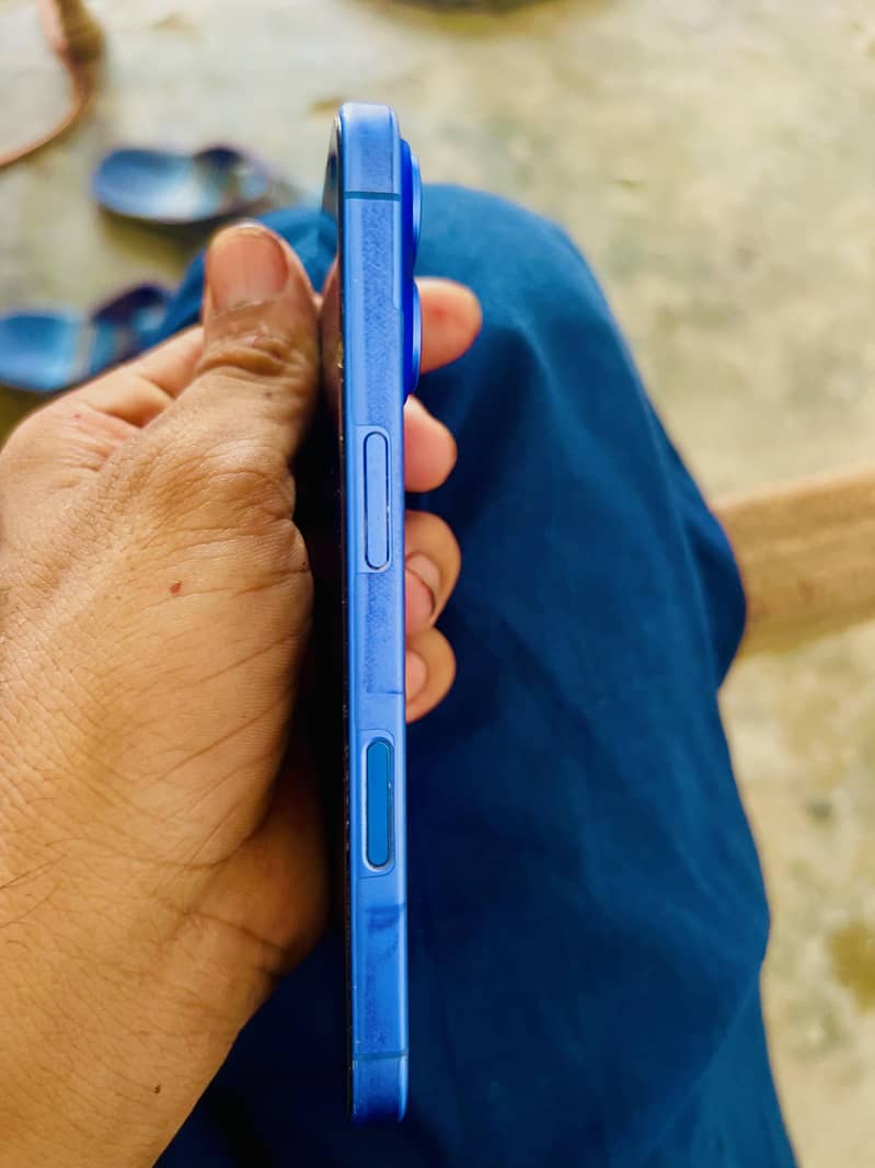 Apple iPhone 16 1