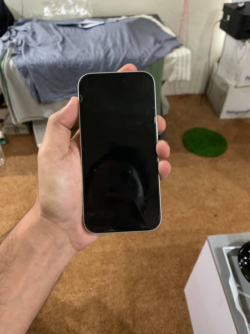 Apple iPhone 16 1